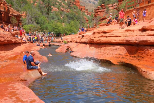 14 American Towns Where Locals Say Tourists Ruined Everything
